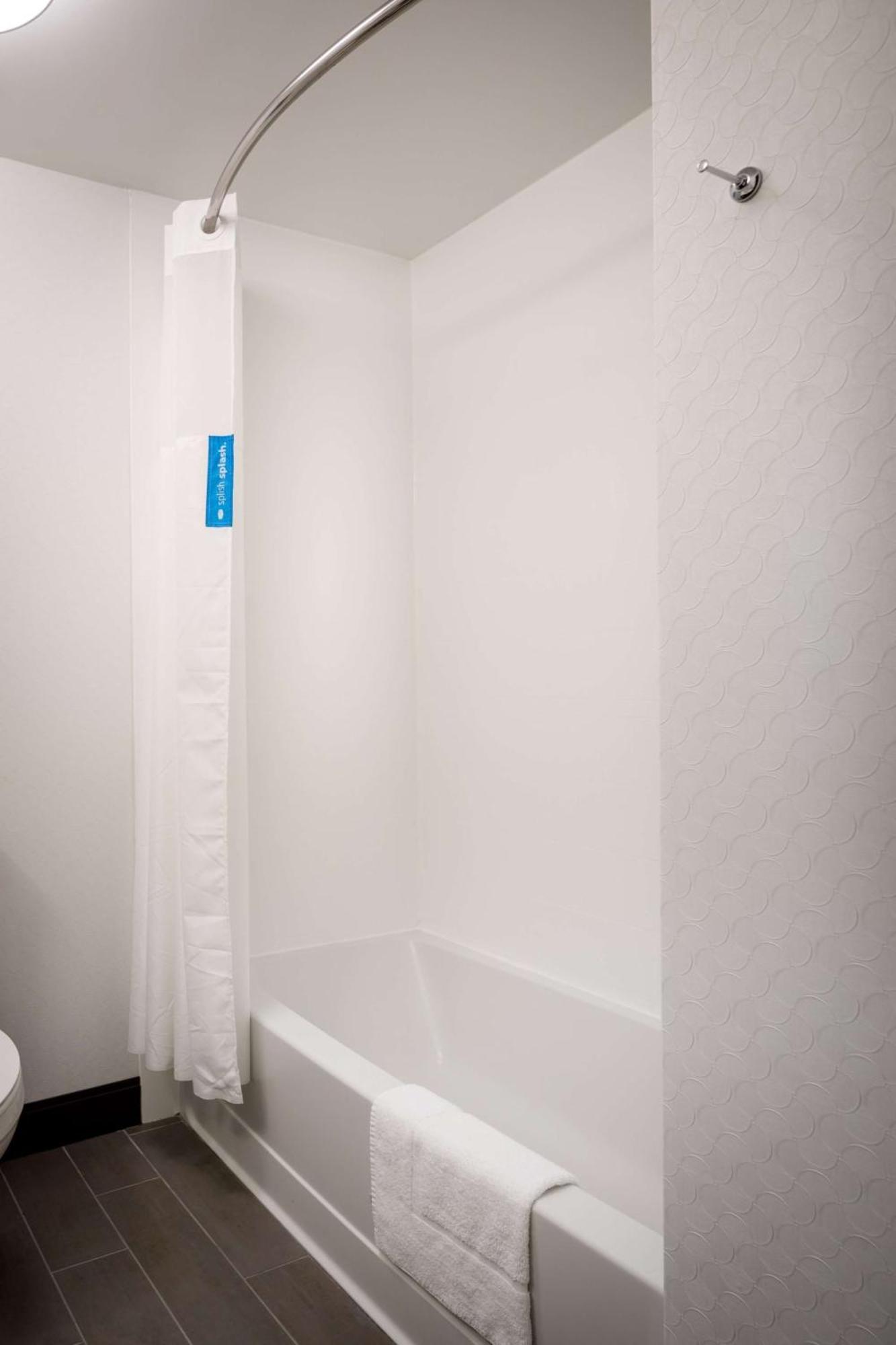 Hampton Inn By Hilton Paramus Ngoại thất bức ảnh